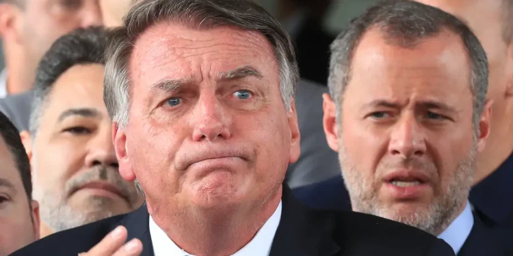 Bolsonaro é condenado a 27 anos e três meses de prisão em regime fechado