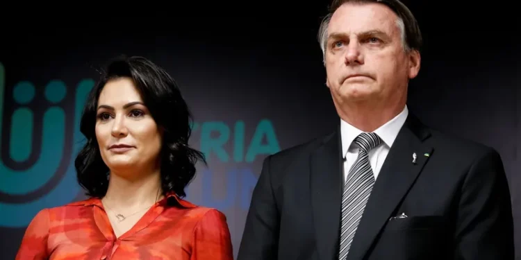 Michelle se lança como possível sucessora de Bolsonaro após condenação do ex-presidente