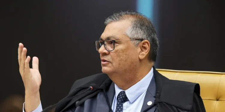 Dino suspende repasses de "emendas Pix" a nove municípios