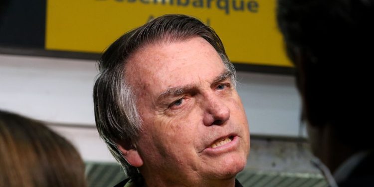 Bolsonaro fica inelegível até 2060 após condenação