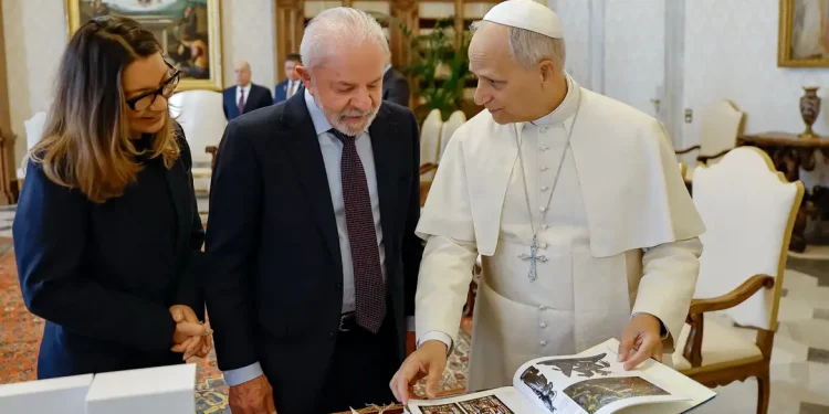 Lula e Janja se encontram com papa Leão no Vaticano