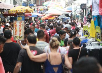 Fecomércio AM divulga horário de funcionamento do comércio no feriado de aniversário de Manaus