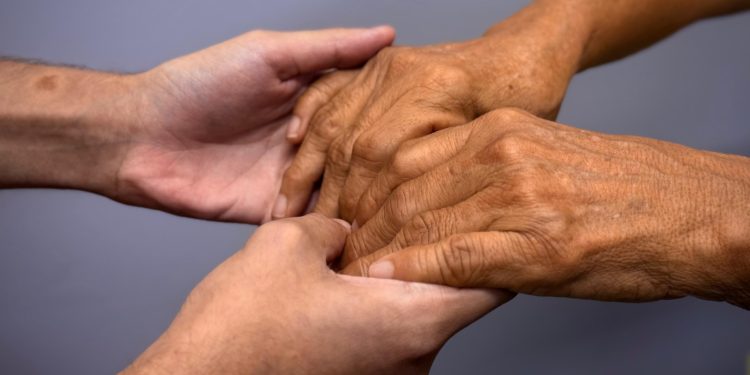 Dia Internacional da Pessoa Idosa: PC-AM alerta população sobre crimes e reforça cuidados e ações da Operação Virtude