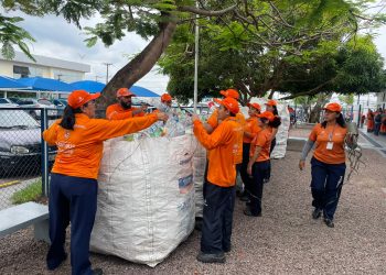A campanha de arrecadação de garrafas PET, promovida pela Prefeitura de Manaus, por meio da Secretaria Municipal de Limpeza Urbana (Semulsp), tem transformado hábitos e mobilizado diferentes setores da sociedade.