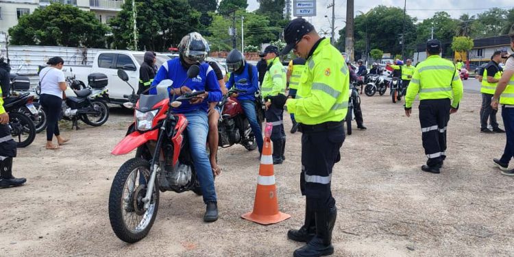 Operação Cavalo de Aço: prefeitura retira 29 motocicletas irregulares das ruas de Manaus