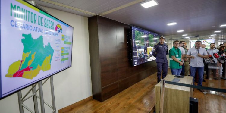 Governador do AM destaca avanços no combate às queimadas com redução de desmatamento e focos de calor