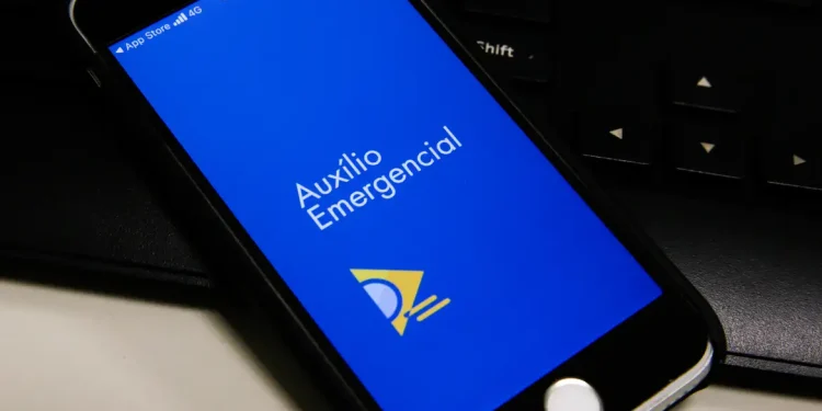 Auxílio emergencial: 177 mil famílias devem devolver valores indevidos