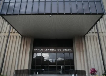 Mercado financeiro reduz para 4,72% previsão de inflação em 2025