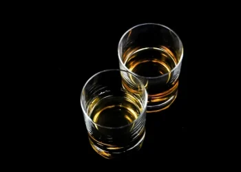 Metanol foi adicionado em parte de garrafas apreendidas em SP, indica perícia