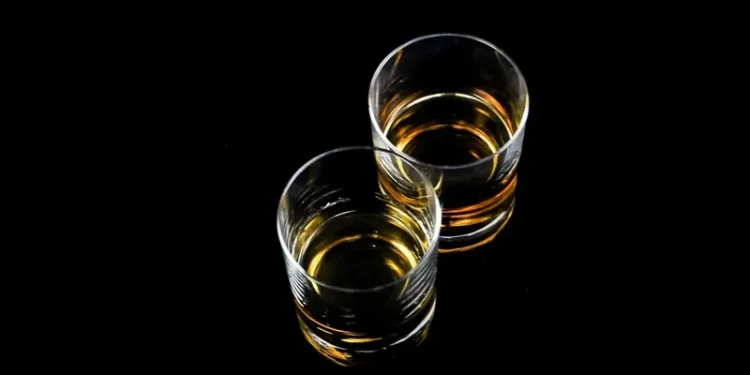 Metanol foi adicionado em parte de garrafas apreendidas em SP, indica perícia