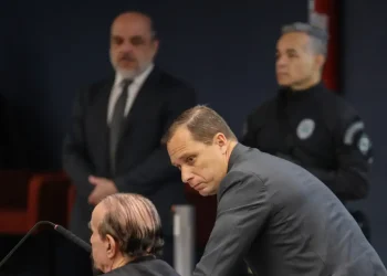 Mauro Cid passa por audiência no STF e retira tornozeleira eletrônica