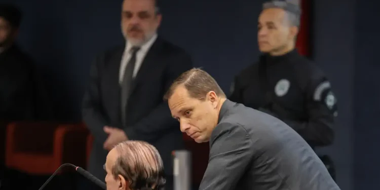 Mauro Cid passa por audiência no STF e retira tornozeleira eletrônica