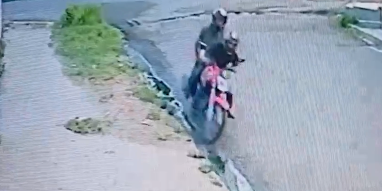 Vídeos: Quadrilha armada assalta pacientes em USF da zona Leste de Manaus