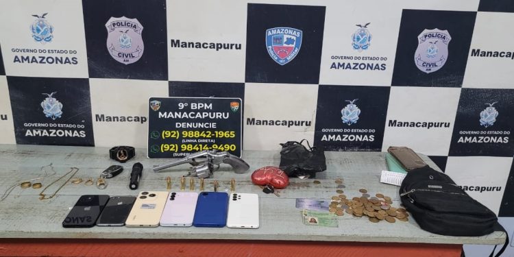 Três pessoas são presas por roubo de celulares no município de Manacapuru