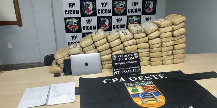 Polícia Militar do Amazonas apreende 70 quilos de maconha em ação na Ponta Negra