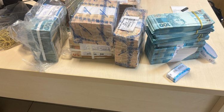 FICCO/AM apreende mais de R$ 1,1 milhão em espécie durante ações contra lavagem de dinheiro