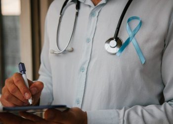 Novembro Azul: desinformação leva 46% dos homens a evitarem consultas; especialista reforça a importância da prevenção precoce