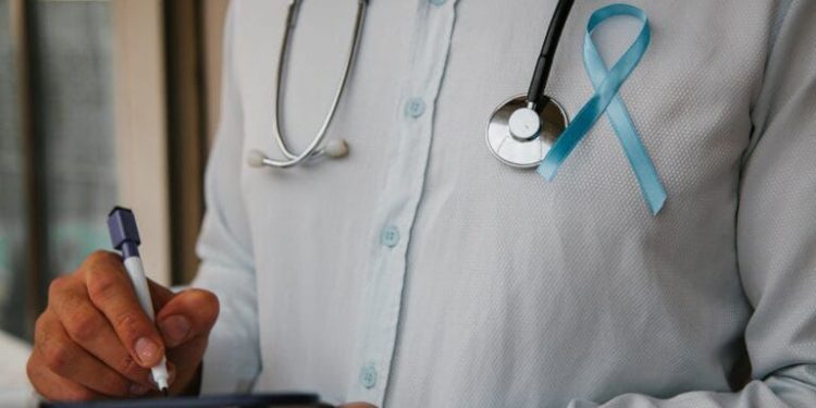 Novembro Azul: desinformação leva 46% dos homens a evitarem consultas; especialista reforça a importância da prevenção precoce