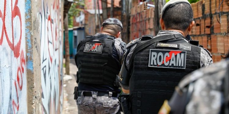 Em patrulhamento, Polícia Militar do Amazonas captura foragido pelo crime de porte ilegal de arma de fogo