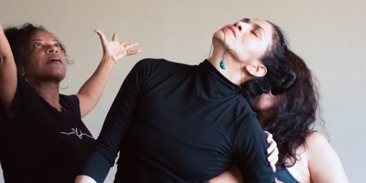 'Aquelas que me habitam': Espetáculo sobre ancestralidade feminina amazônica estreia no Teatro da Instalação