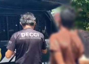 PC-AM prende homem em flagrante por crimes de violência psicológica contra a mãe idosa, em Manaus
