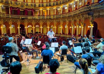 Coral do Amazonas e Amazonas Filarmônica apresentam Gloria, de Vivaldi, no Circuito Natalino