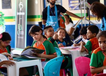 Ópera nas Escolas’ leva o prazer da leitura e da música a estudantes de escolas públicas do Amazonas