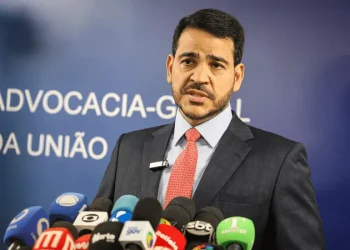 CPMI do INSS adia votação que pode convocar Jorge Messias