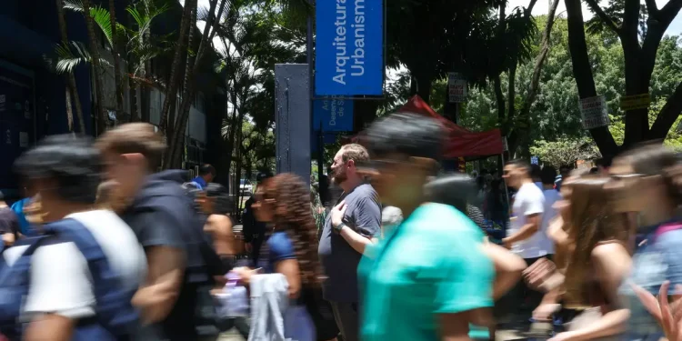 Abstenção no primeiro dia do Enem 2025 chegou a 27%