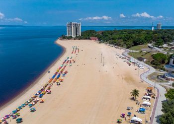 Praia da Ponta Negra estará interditada para banho durante programação do ‘Réveillon Manaus 2026’