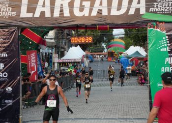 Corrida do Teatro Amazonas reúne mais de 3 mil atletas na celebração dos 129 anos do monumento
