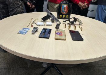 Pronta-resposta: PMAM prende quarteto e apreende armas de fogo usadas em tentativa de roubo a loja de veículos