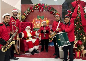 Papai Noel chega em estilo vintage à Avenida Francisco Queiroz e inaugura a programação “Cidade Iluminada”