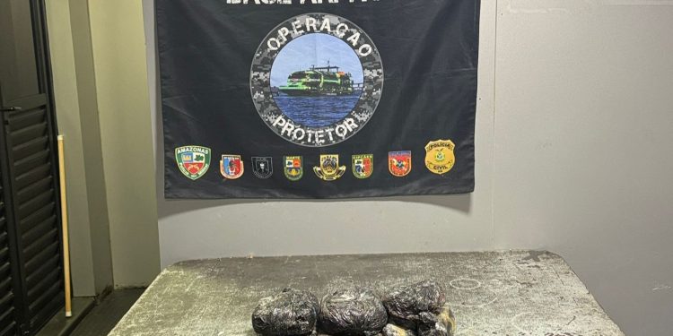 Base Arpão 2: PMAM apreende sete tabletes de entorpecentes escondidos dentro de ar-condicionado