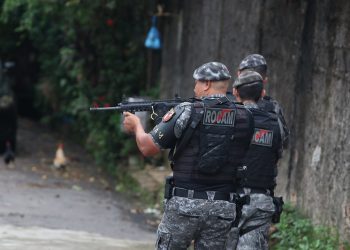 Polícia Militar do Amazonas resgata homem mantido refém e com sinais de tortura