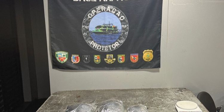 Base Arpão 2: PMAM apreende pasta-base de cocaína avaliada em R$ 290 mil