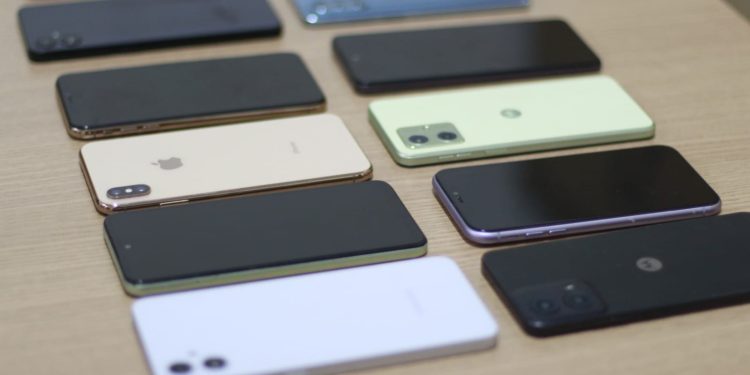 RecuperaFone: Mais de 800 celulares recuperados aguardam pelos donos em Manaus