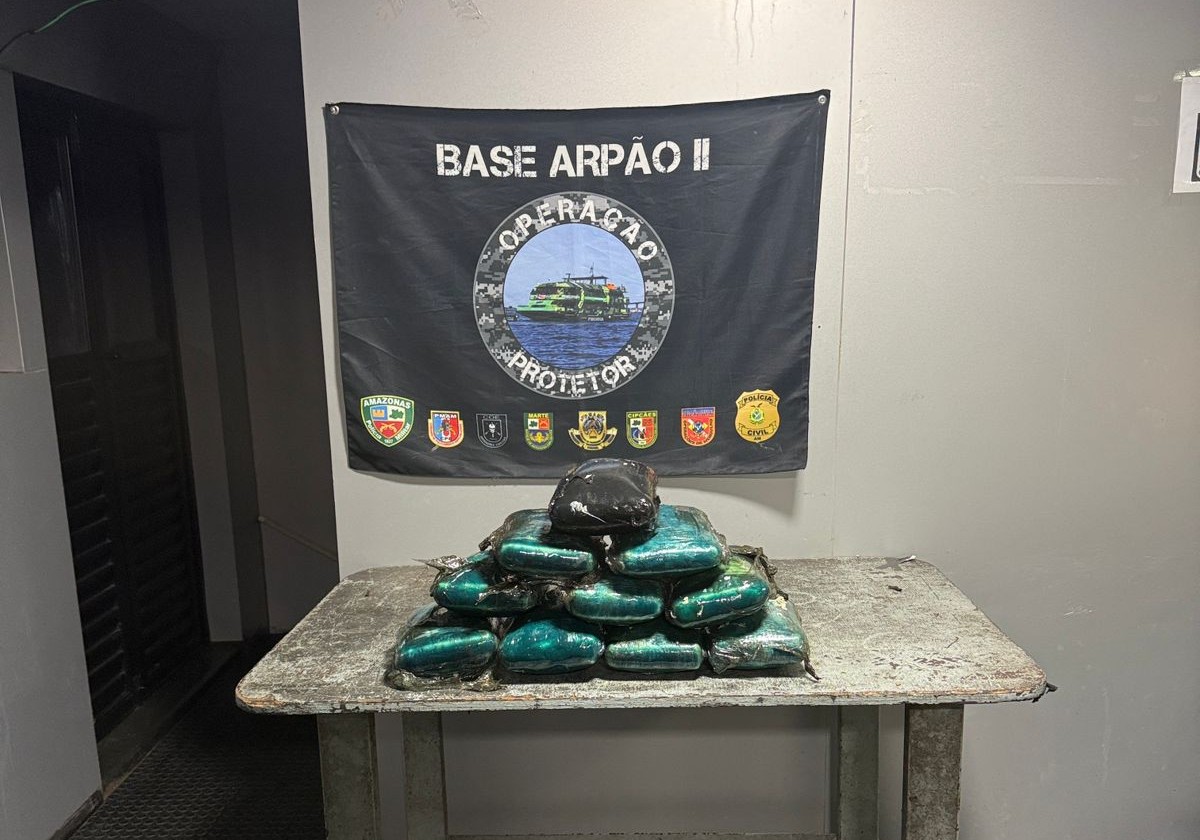 Base Arpão 2: PMAM encontra 15 kg de drogas dentro de compressor