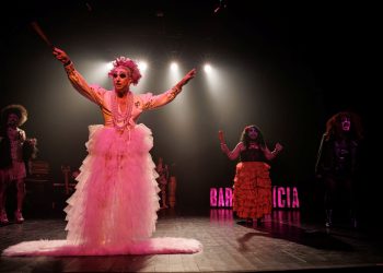 Teatro Gebes Medeiros recebe espetáculos 'Sebastião' e 'Ensaio de Despedida' neste fim de semana