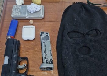 PC-AM prende homem com drogas e simulacro de arma de fogo, em Itapiranga