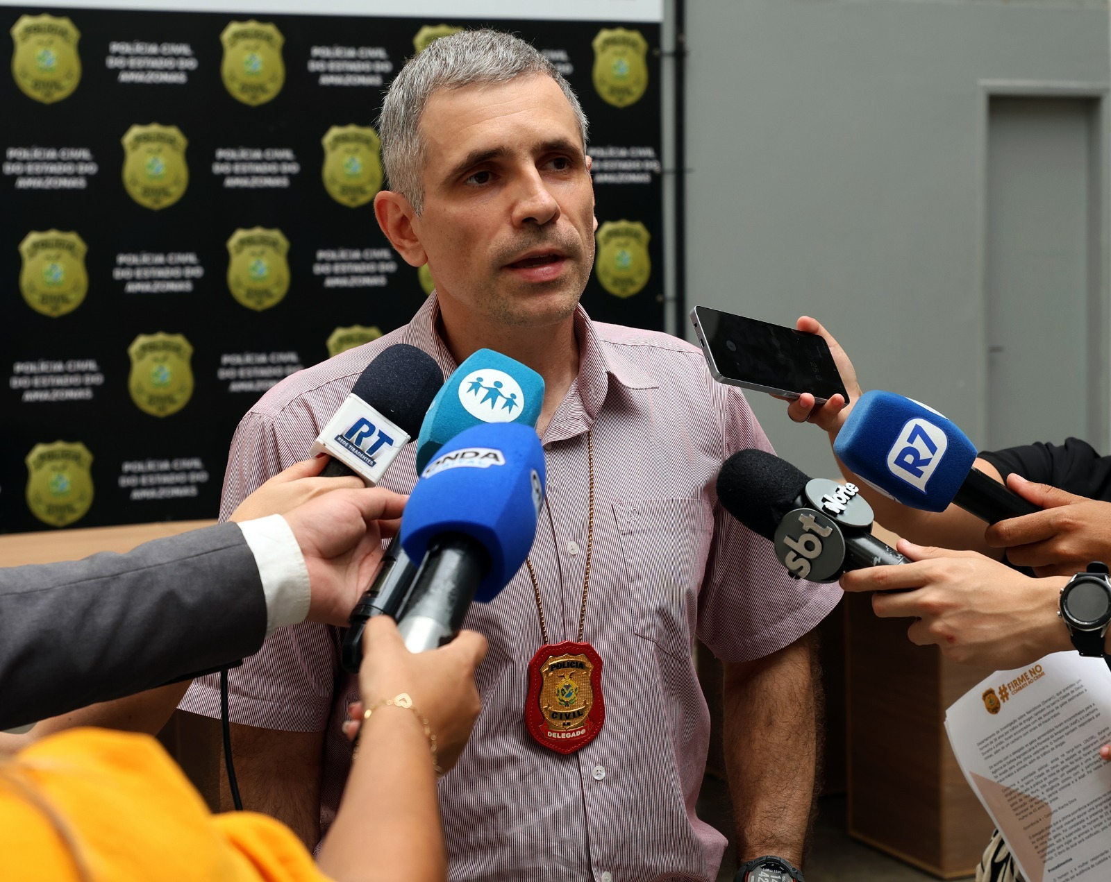 Polícia Civil prende homem que arremessou dois cães de uma laje, em Manaus