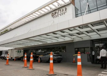 Bolsonaro passa por cirurgia após crise de soluço