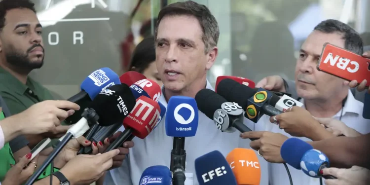 Bolsonaro deve ter alta nesta quinta e retornar à cela na PF