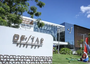 Jair Bolsonaro é internado para ser submetido a cirurgia nesta quinta