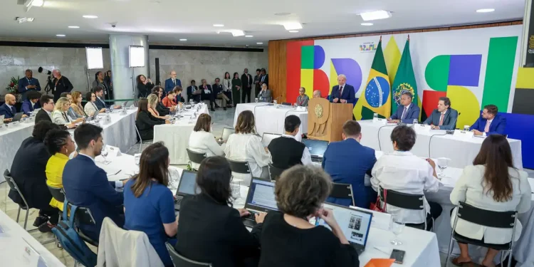 Lula afirma que vai vetar PL da Dosimetria