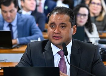 Senador Weverton Rocha é alvo de buscas em operação contra fraudes no INSS