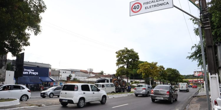 Prefeitura amplia fiscalização eletrônica em Manaus com novos pontos e tecnologia inédita de detecção de eixo