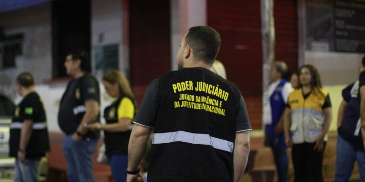 CIF: Bares e adegas das zonas oeste e centro-oeste da capital são fiscalizados