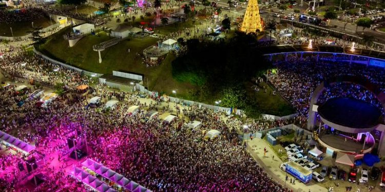 Réveillon Manaus 2026 reúne multidões em diversos pontos de Manaus