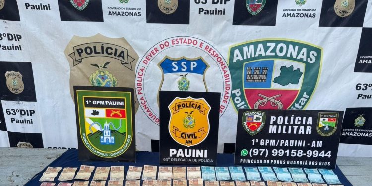 PC-AM e PMAM prendem homem em flagrante por tráfico de drogas e apreendem maconha e cocaína em Pauini